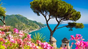 Lire la suite à propos de l’article Sorrente : élégance italienne entre mer, traditions et art de vivre